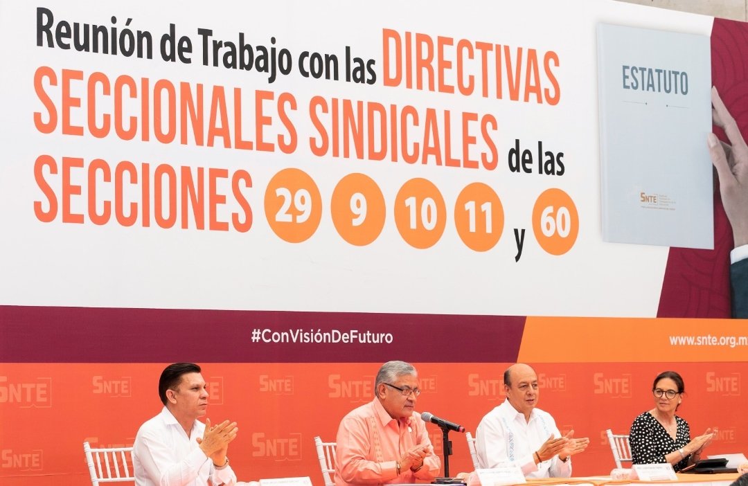 TigrilloCura's tweet photo. #SNTEdemocrático 🗳
#SNTEfuerte ✅

Reunido con la directiva de @snteseccion9✔️ que dirige el Prof. @chvaz, el Secretario General del #SNTE 📚 Mtro. Alfonso Cepeda Salas, les reconoció por su trabajo perseverante ✅ e institucional ✅ que los llevó a un triunfo histórico 📩 https://t.co/80ROnzwKsf