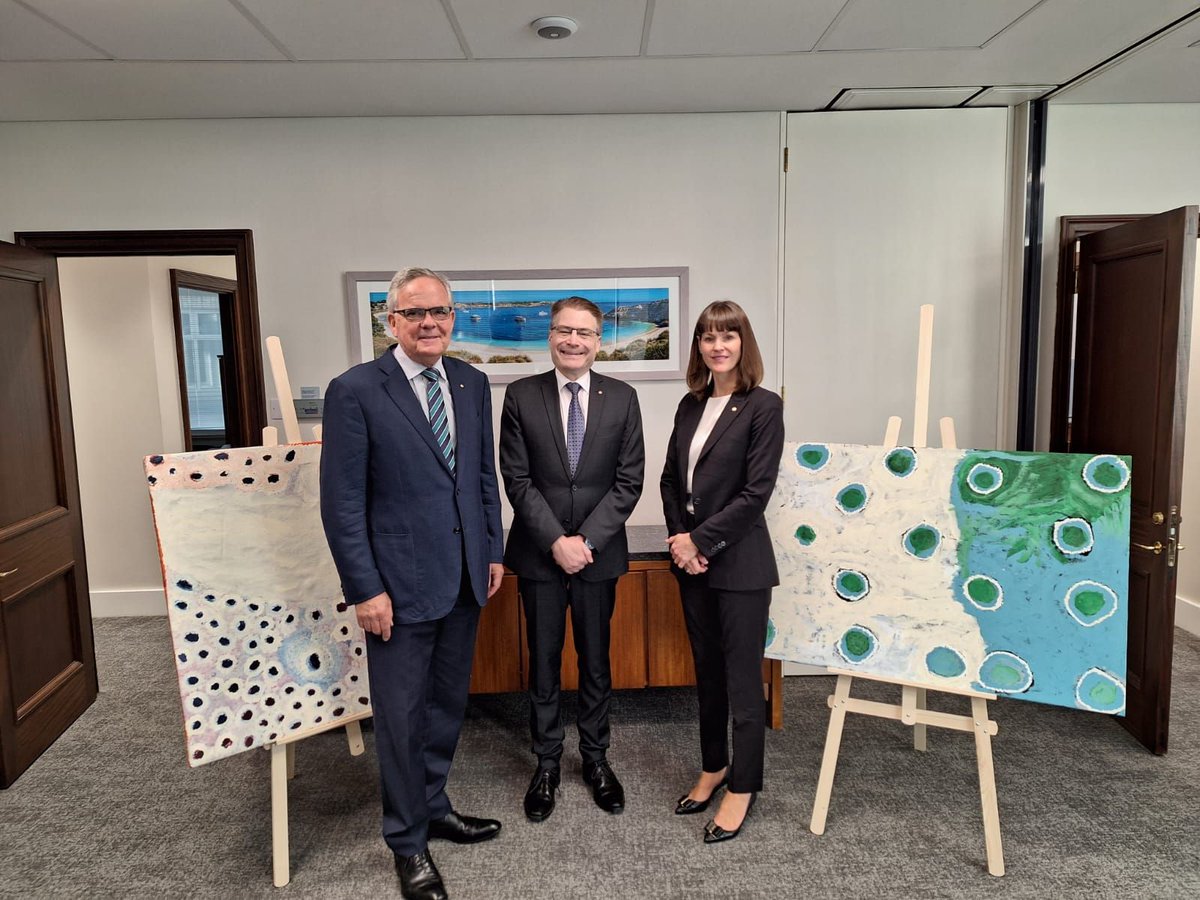 IOI President meets the Agent General for Western Australia in the United Kingdom/Europe region, Mr John Langoulant AO.