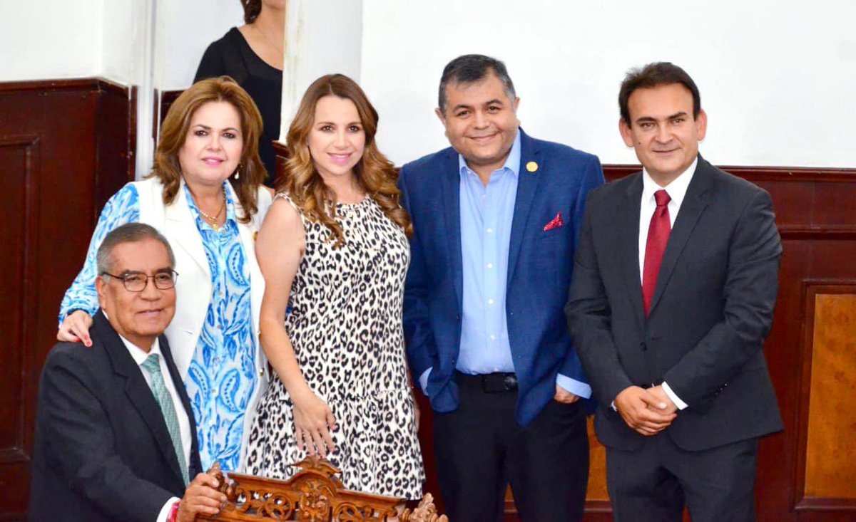 Eduardo Olmos Castro (@eduardoolmosc) on Twitter photo En el <a href="/CongresodeCoah/">Congreso de Coahuila</a> aprobamos los dictámenes que emiten las convocatorias para nombrar un comisionado o comisionada del Instituto Coahuilense de Acceso a la Información Pública y para elegir a la persona Titular de la Comisión de los Derechos Humanos del Estado de Coahuila. En el <a href="/CongresodeCoah/">Congreso de Coahuila</a> aprobamos los dictámenes que emiten las convocatorias para nombrar un comisionado o comisionada del Instituto Coahuilense de Acceso a la Información Pública y para elegir a la persona Titular de la Comisión de los Derechos Humanos del Estado de Coahuila.