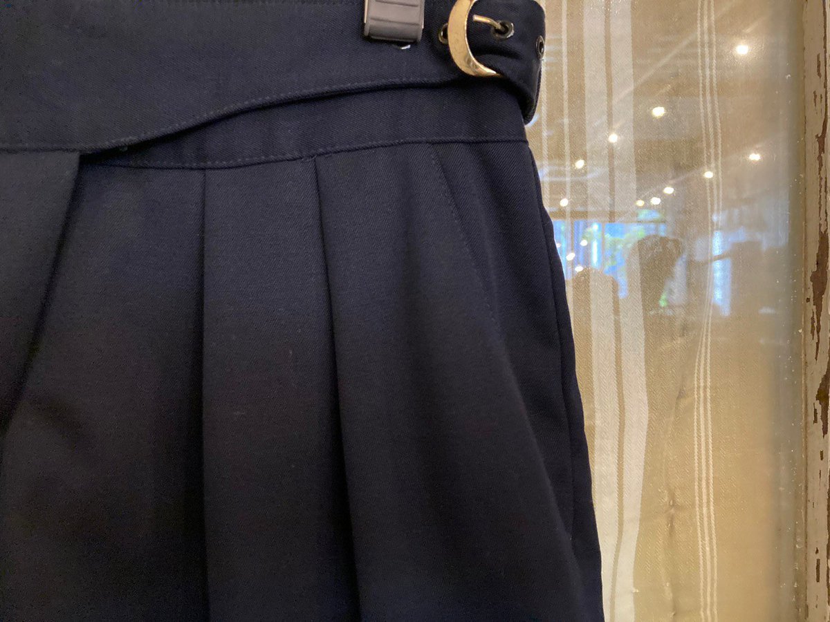 ・・・商品紹介・・・

レディース　ショートパンツ

下北沢 古着屋
meadow by flamingo