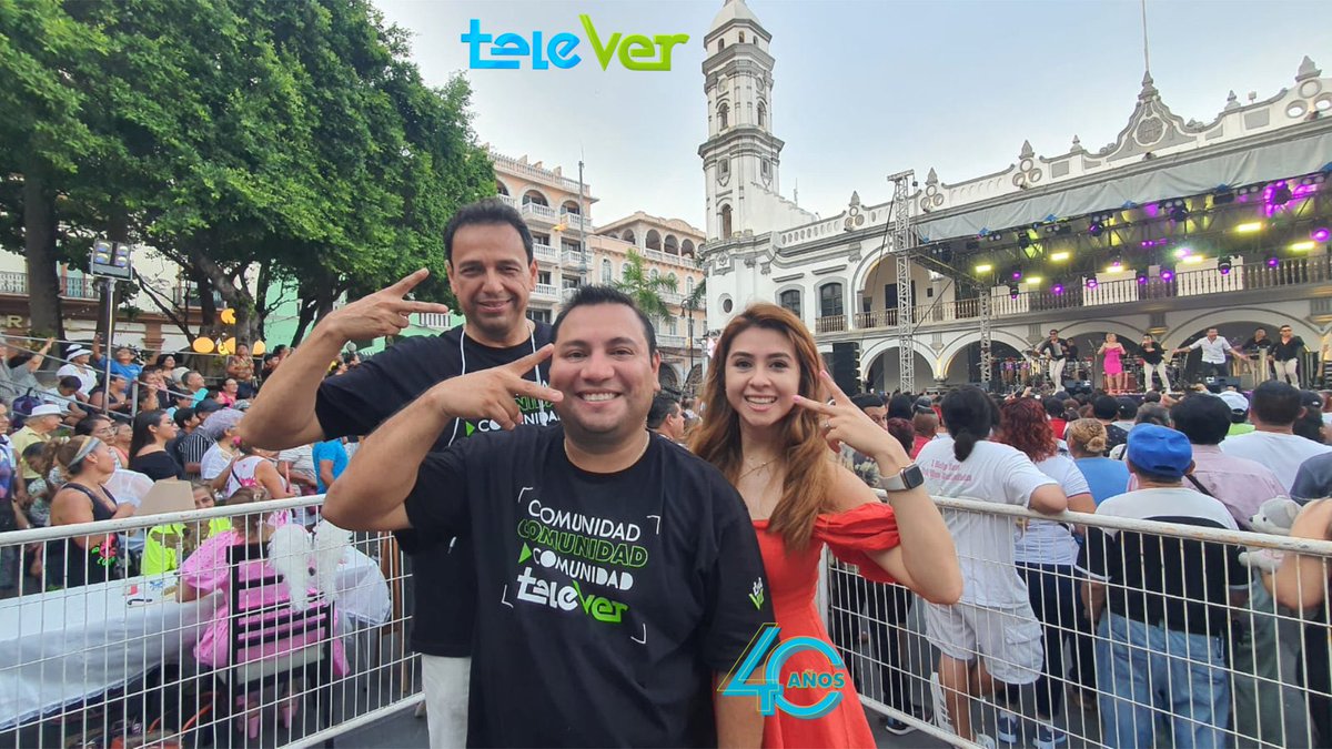 purapasiontv's tweet photo. El equipo #PuraPasion disfrutando del #DiaMasFelizDelAño por @televertv #SoyFelizConTelever https://t.co/sWfTkzYctV
