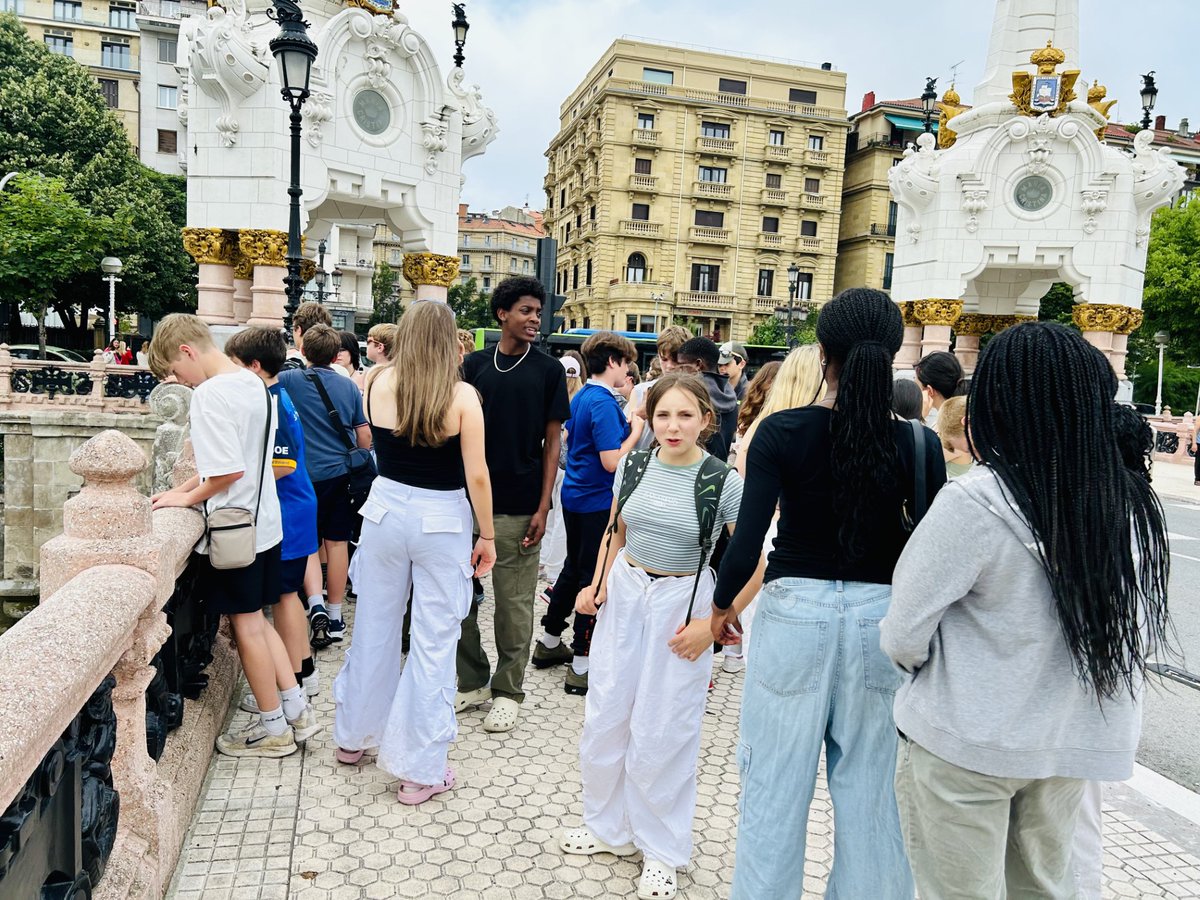 RHS French Dept tweet media