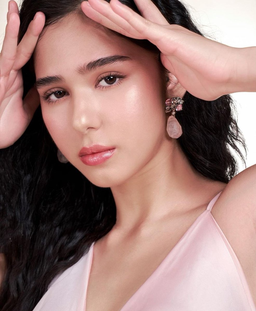 AGOfficialFC's tweet image. Angel Guardian is prepared and ready to go on the big screen. Her three movies will be released very soon.

#LolaMagdalena with Ms. Gloria Diaz, Sunshine Cruz, Carlo San Juan

#Offload with Allen Dizon

Untitled movie with Kelvin Miranda

#AngelGuardian