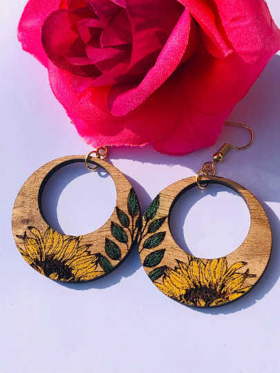 Opened my Etsy shop this morning to find...

An order from a NEW country!!!!

The Netherlands!!!!

Country #15 I have shipped to over the last 6 years!

And guess what?!

They purchased my MOST POPULAR earrings!

#MHHSBD #EarlyBiz #CraftBizParty #inbizhour #QueenOf #earrings