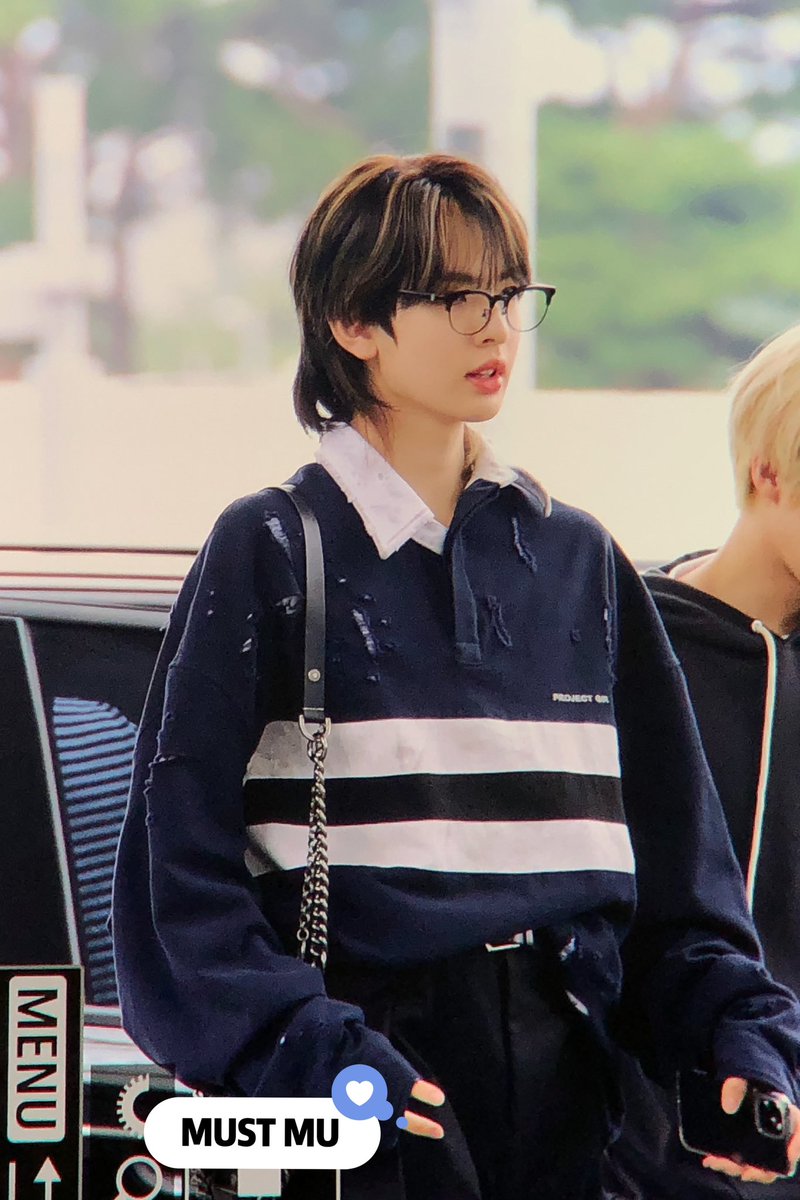 MustMu914's tweet photo. 230621 ICN🛫
#이펙스 #뮤 #서경민 #MU #EPEX https://t.co/njJLZKJjg1