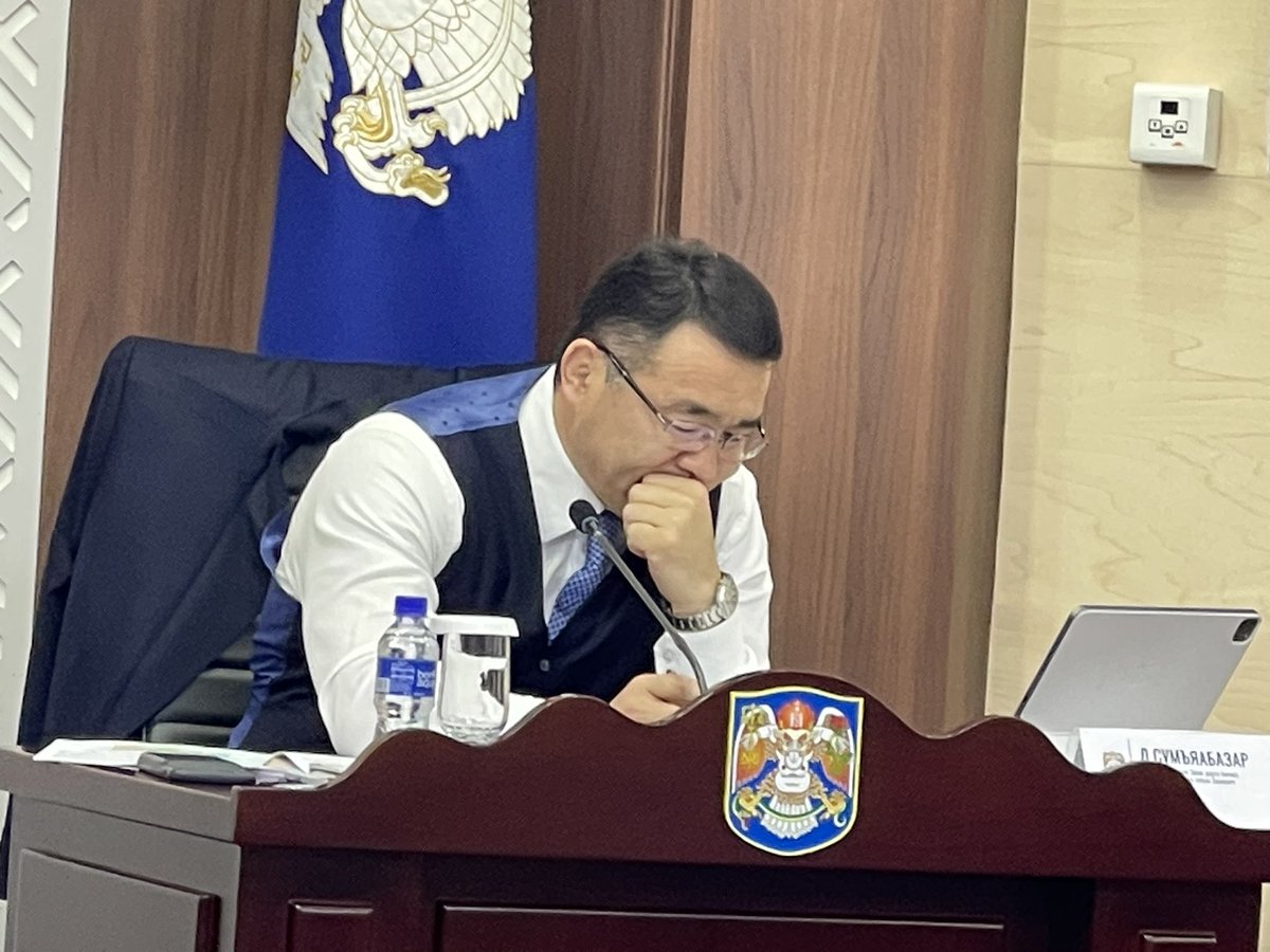 Нийслэлийн тэргүүлэх аудитор М. Эрдэнэжаргал: Нийслэлийн хэмжээнд 2022 онд нийт 554.6 тэрбум төгрөгийн алдаа илэрсэн.
Төлөөлөгч <a href="/Ganzorig_pv/">Ganzorig Purevjav</a> : Сумъяабазар дарга ямар арга хэмжээ авах гэж байна?
НЗД Сумъяабазар: Битгий улс төржөөд бай.

Одоо миний энэ жиргээг харж бх шиг бна 🙂