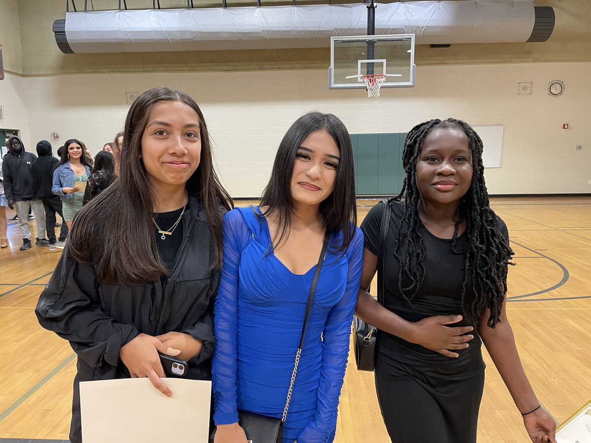 EPS_EvergreenMS's tweet photo. 8th Grade Celebration! Speeches and awards. Lots of enthusiasm and joy! #alwaysatimberwolf #movinguptohighschool @DrIanBSaltzman @EPS_Region2 @EverettSchools https://t.co/Ml59RI2Nwc