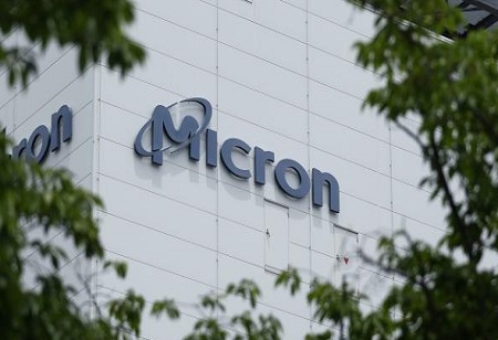 theindustryout1's tweet image. India Approves Micron&apos;s $2.7 Billion Chip Testing Plant Amid PM Modi&apos;s US Visit

News: lnkd.in/ghA3RDwC

#india #Micron #ChipTesting #PMModi #USchipmaker #semiconductor #UnitedStates #IndustryOutlook