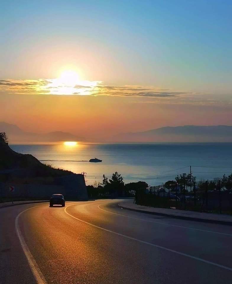 İzmir Seferihisar dan günaydın hayırlı sabahlar hayırlı günler ☕🙏