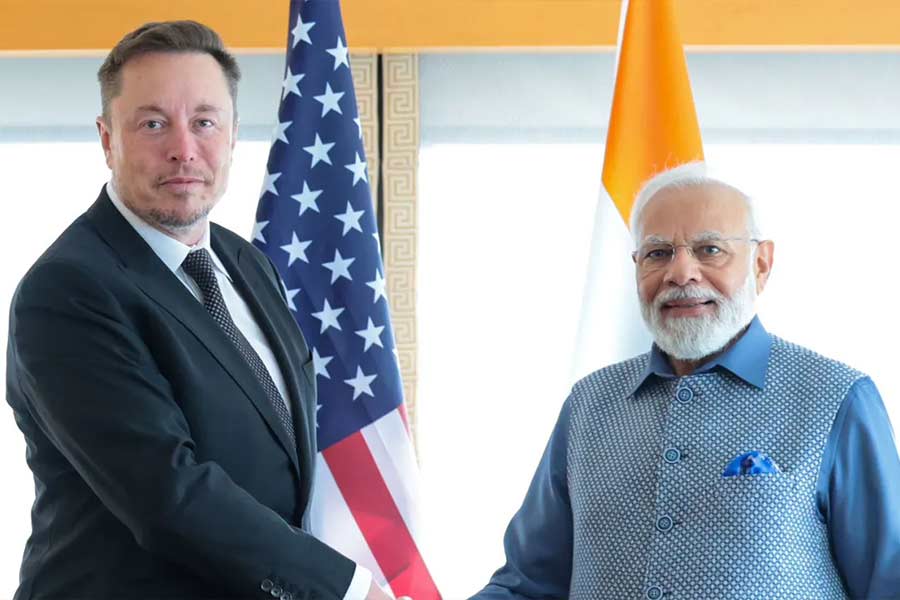 GanguliTn's tweet photo. Elon's 'fan' meeting with Modi in America, Twitter owner assures quick investment in India.

Asked if carmaker Tesla could invest in India, Elon Musk said, “I am optimistic that Tesla will go to India. This will be done as soon as possible."
#Elonmusk #NarendraModi https://t.co/5MHY0lH8YC
