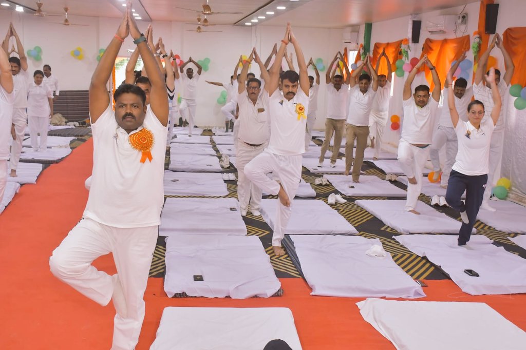 Wish you all a very happy World Yoga Day 💐💐🙏👮‍♂️

#YogaforOneWorldOneFamily 
#YogaforHumanity 
#YogaforVasudhaivaKutumbakam 
#yogaforlife 
#YogaForHealth