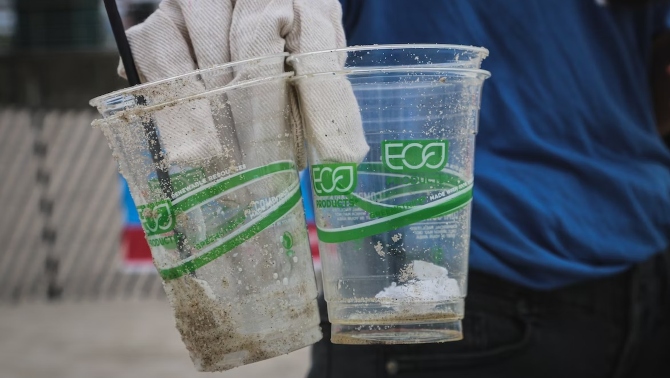 🔊 Ecoblanqueig o "greenwashing": quan una marca fa creure que és respectuosa amb el medi ambient per contrarestar les crítiques. Analitzem com podem superar la sostenibilitat mercantilista:
ccma.cat/catradio/alaca…