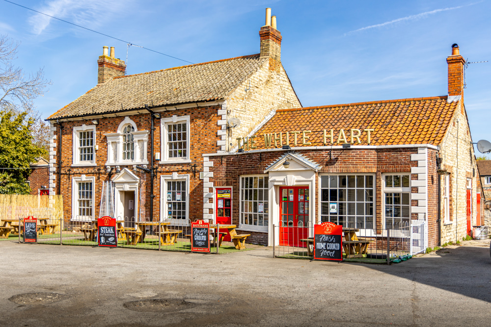 We are delighted to announce that the White Hart Nettleham will be reopening in July.
The new business owner is Matt Barnes who owns 'doughloco' in Bailgate in Lincoln

#Lincoln #publife #supportyourlocalpub #beer #communitypub #Food