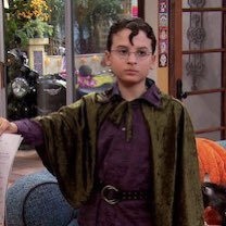 sammy reminded me sm of someone and i finally got it #LoveIsland