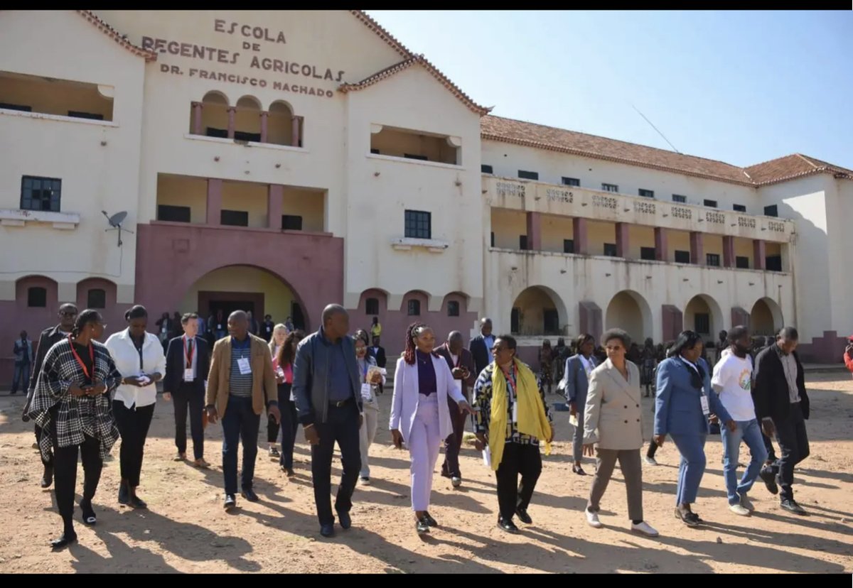 buff.ly/43Rh005

MED LANÇA PAFAR NA HUILA. 
MED procedeu no Instituto Técnico Agrário do Tchivinguiro (ITAT), localizado no município da Humpata, Huila, o lançamento do Projecto de Apoio a Formação Agrícola e Rural financiado pela agência francesa de desenvolvimento AFD