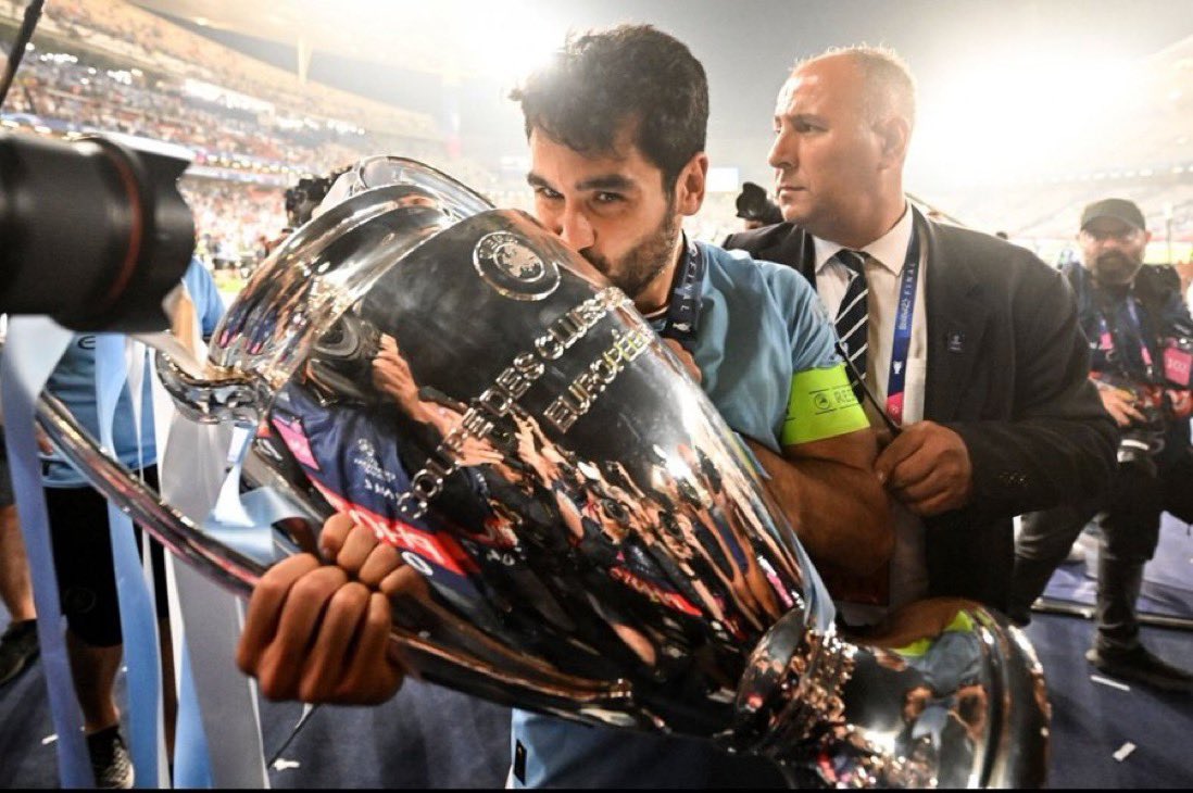 refuses to extend with Man City

Rejected Arsenal, Newcastle and PSG

Rejected Saudi Arabia
All this to come and play for Barcelona by agreeing to lower his salary.

Ilkay Gundogan, Welcome to the best club in the world💙❤️