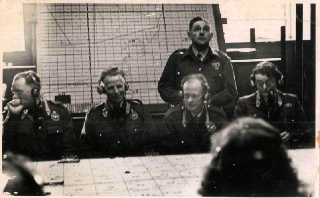 GuildhallBSE's tweet photo. We are open this Sunday 25th June, from 10am to 4pm (free admissions).
Come and explore the only surviving WW2 Operations Room of the Royal Observer Corps – an unsung group of local heroes who were the ‘eyes and ears of the RAF’ during the Battle of Britain. https://t.co/CMTMBg5Mz6