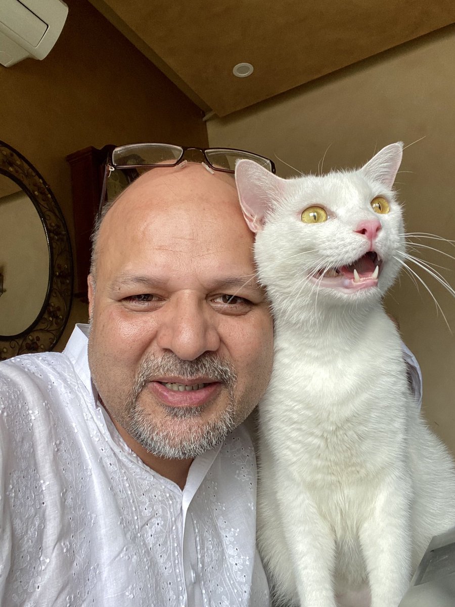 MKhawarNazir's tweet image. Mr. Bubble's face went from bubbly to bewildered when I mentioned that today is the LONGEST DAY OF THE YEAR. He seemed unable to comprehend the extra daylight, as if his bubble world was about to burst. 
الحمدللہ 
#Bubble #MrBubble #LongestDayOfYear #June21  #DrMKhawarNazir