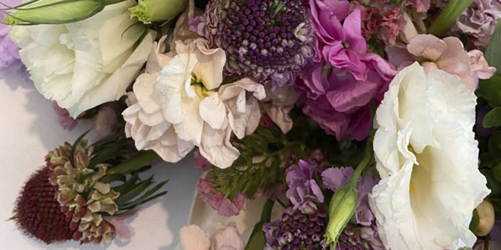 InBloomGroup's tweet photo. Finally, the #Firstdayofsummer is here!!☀️🌈 What is your favorite summer flower? 👇🏾 #InBloomGroup #FarmFreshFlowers #FarmDirectFlowers https://t.co/TTZsKizg4y