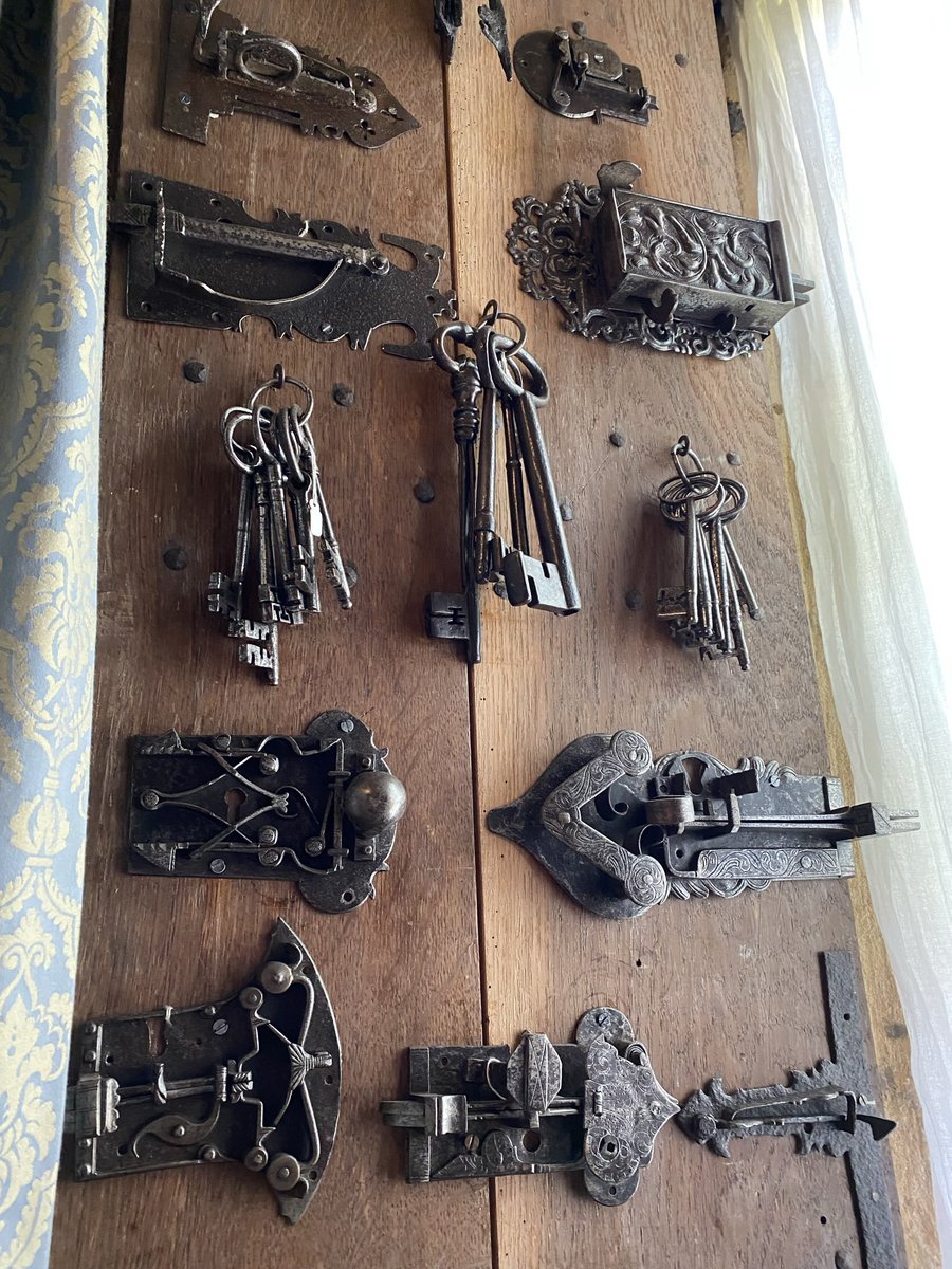 Cazlar 📚💙 (@cazlar123) on Twitter photo <a href="/DailyPicTheme2/">Daily Picture Theme</a> Collection of locks and keys at Snowshill Manor, Cotswolds
<a href="/snowshillmanor/">Snowshill Manor NT</a>
#DailyPictureTheme #lock <a href="/DailyPicTheme2/">Daily Picture Theme</a> Collection of locks and keys at Snowshill Manor, Cotswolds
<a href="/snowshillmanor/">Snowshill Manor NT</a>
#DailyPictureTheme #lock