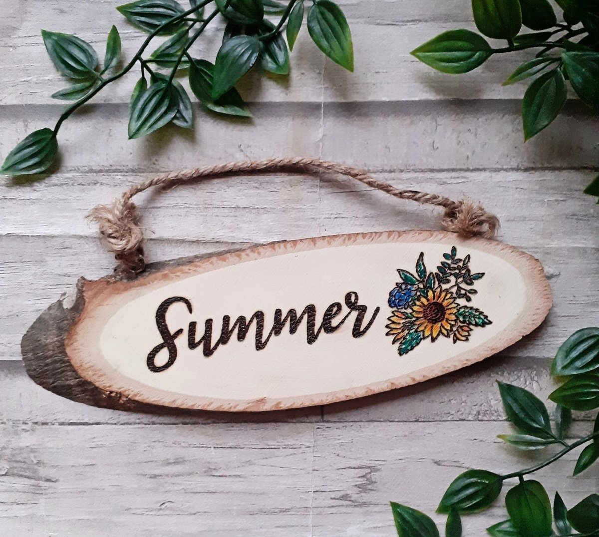 Happy #SummerSolstice! This hand burnt plaque is perfect for updating your home.

woodenyoulove.co.uk/product/handma…

#elevenseshour #firsttmaster #SummerSolstice2023 #homedecor #shopindie #MHHSBD