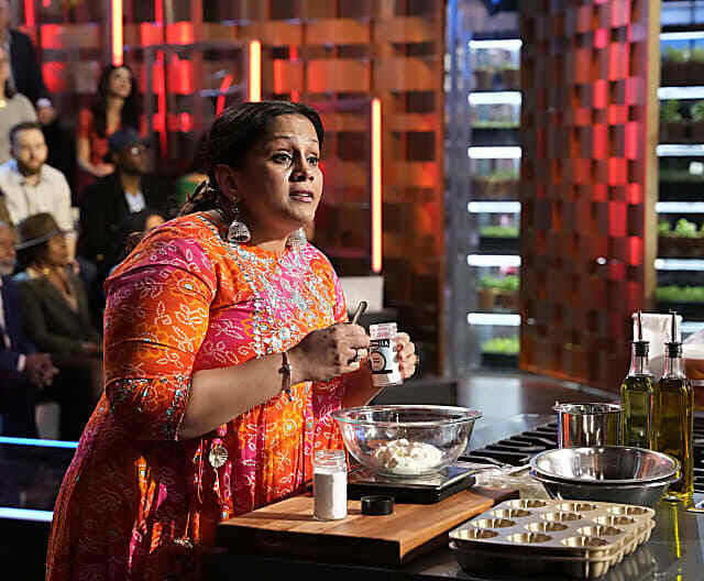 MasterChef From NJ Brings Indian Flavors To Star-Studded Cooking Competition

https://t.co/cuycZYd2uN

#AllisonsKitchen

A New Jersey chef from India is representing the Northeast while showcasing her international dessert skills in https://t.co/pGfGRaUt6m
