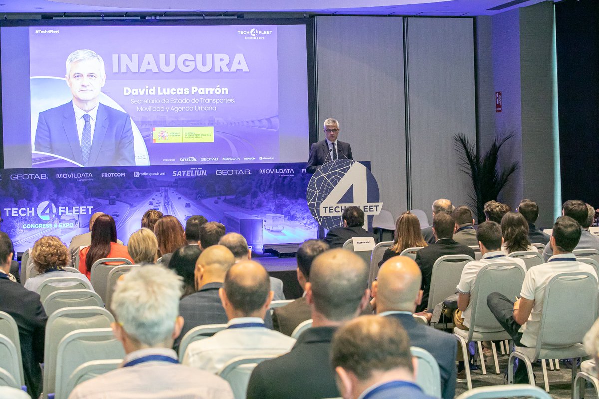 transportesgob's tweet image. El secretario de Estado @DavidLucas_P ha inaugurado el congreso #tech4fleet 2023 en #Madrid.

🗣️&quot;Desde @mitmagob hemos diseñado distintas actuaciones como la estrategia de #Movilidad para impulsar la digitalización y una mayor competitividad del sector del #Transporte&quot;.