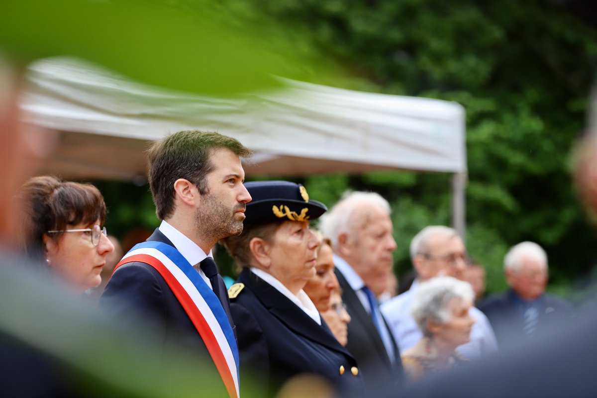 VilledeCusset's tweet photo. #Cérémonie /// Retour en images sur la 79e cérémonie en souvenir à Jean Zay, assassiné par la milice le 20 juin 1944 sur le site des Malavaux. https://t.co/undjlCnGZS