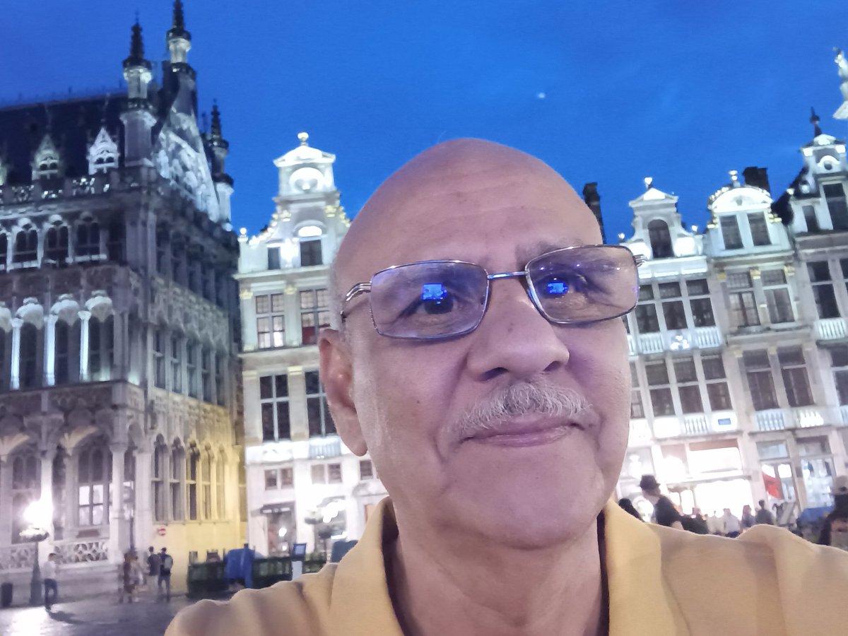 saadtalib's tweet photo. من بروكسل .. مقر الاتحاد الأوروبي 

وصلتنا البشرى الكبيرة بإعلان 
#مجلس_حضرموت_الوطني 

اهني كل اهلي في حضرموت و خارجها بهذا الحدث التاريخي 

حضرموت تستحق ان نبذل كل ما نستطيع لرفعتها و حريتها و سيادتها https://t.co/S70u2J2HUy
