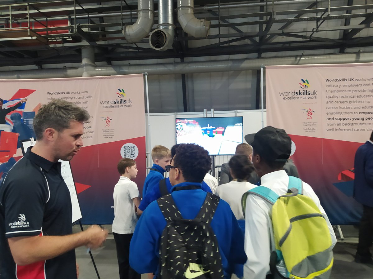 Miss_KStuart's tweet photo. We're enjoying ourselves at the @worldskillsuk stand! #bigbangsciencefair @TemplarsPrimary https://t.co/oIM97fov74