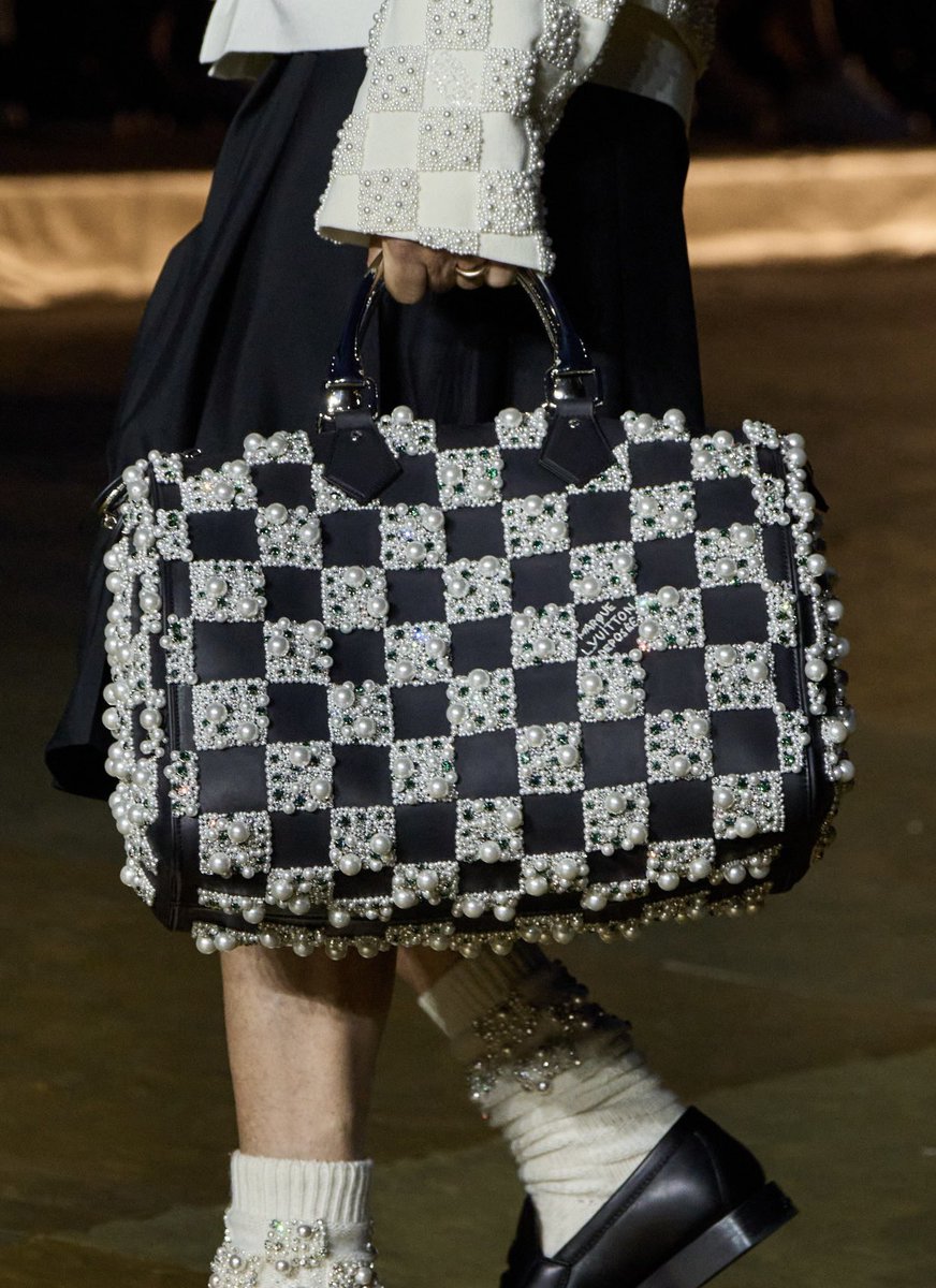 gigiwritesss's tweet photo. @LouisVuitton ss24 menswear details https://t.co/ycICADUztO