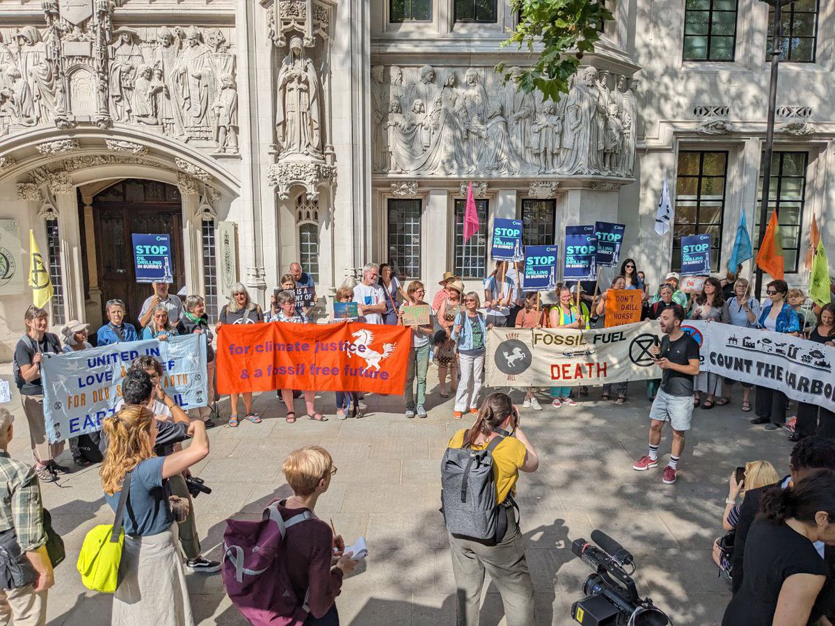 At the Royal Courts of Justice, a key case which might spell the end of new fossil fuel projects in the UK. 

The major #climate impact from #HorseHill will be when the oil that’s extracted is burnt

Councils must #CountTheCarbon, #FossilFuelsAreKillingUs

📸 L. Harley