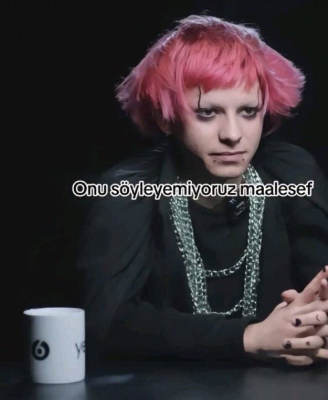 akrabalarım sınavları sormak için sıraya girmiştir o sırada ben: