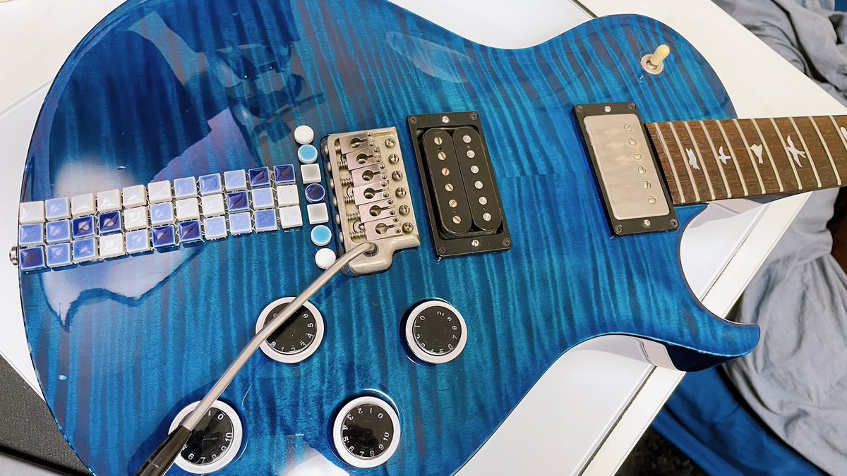 SimonMeg1's tweet image. 久しぶりのメンテ😌
わいのメインにしてしばらく使っていPRS SC 10top くっそ重いけど、Dual Rectifierとの相性は抜群やで🫵
#prs #sc #mesaboogie #guitar #amp