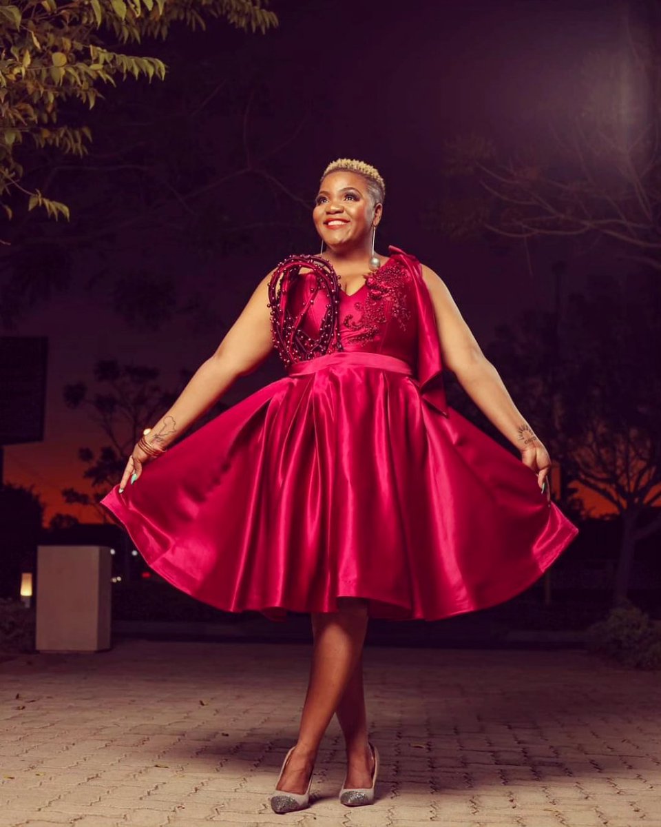 MaxyKhoisan's tweet photo. A Fresh Start For Me On A Beautiful Sunset
The Beauty & Joy's Of Living & Loving Thru Maxy KhoiSan Music๐ #BabeGirl โค๏ธ๐ฆ #WCW #TseDitona #TseDiiketlileng #QueenOfMusic
๐Dress: K Squad Designs. Photography ๐ธ: Kaelo Ikaneng Photography. Make Up๐: Make UP By Shinny. https://t.co/PDsXlgkr6G