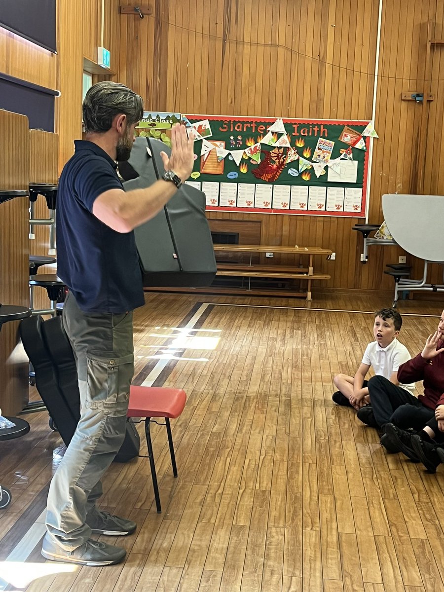 CymerPrimary's tweet photo. 🚑🏥We had a really useful and interesting emergency lifesaving session this morning. Thank you  @ndeducation #CAPOak #CAPhealthyconfidentindividuals #healthandwellbeing https://t.co/9l21VxR85g