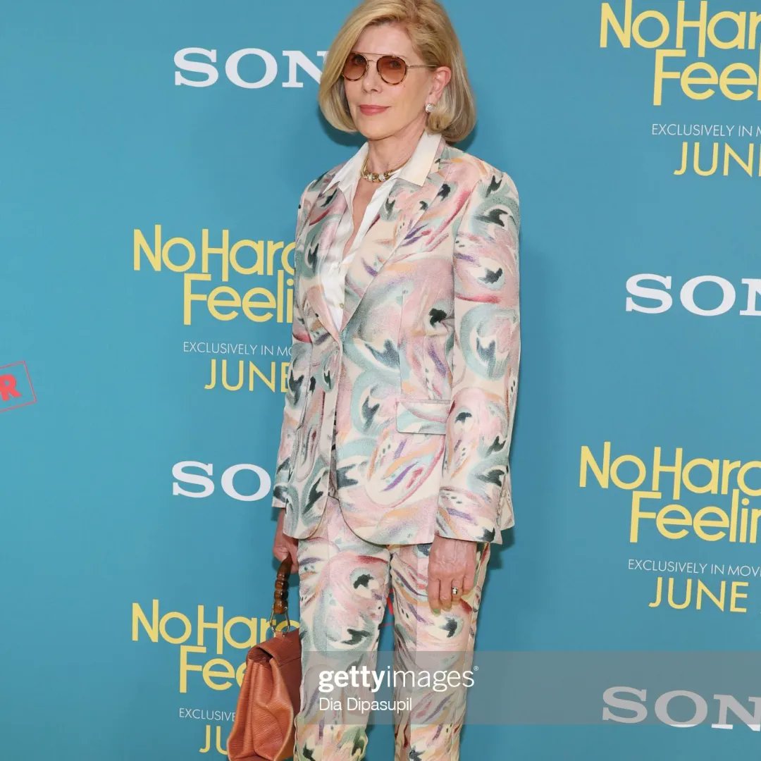 📸#NewPhotos Christine attends the premiere for “#NoHardFeelings” at AMC Lincoln Square in #NewYork
(June 20, 2023)

🏷:  #aboutlastnight #christinebaranski #queenbaranski
 #events #moviepremiere #NYC