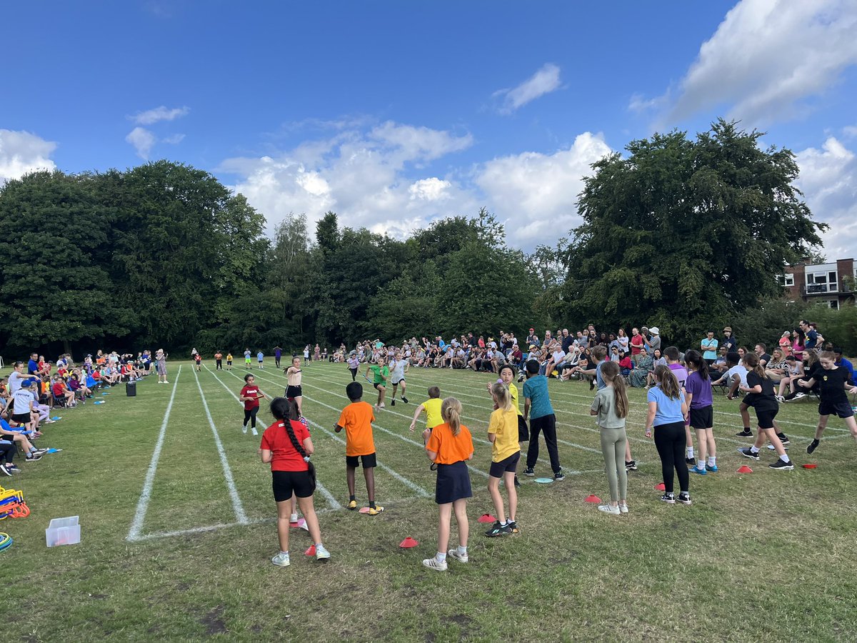 KS2 Sports Day this morning! Amazing effort, attitude and behaviour from all the children. Many thanks to everyone who was able to join us 🌈🏃🏾🏃🏻‍♀️🏃🏼‍♂️#nationalschoolsportsweek #TeamACE @TraffordSSP