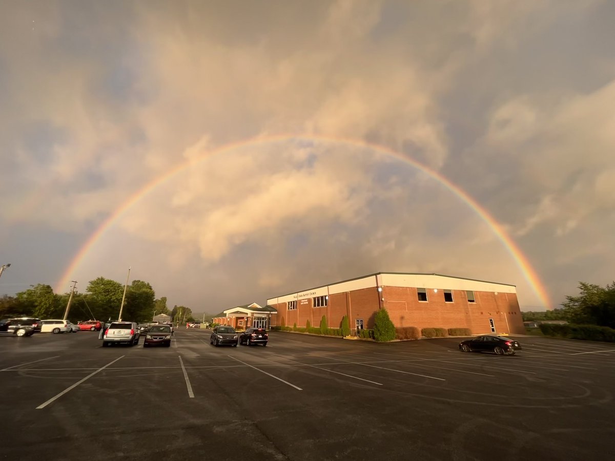 _Autumn_Marie's tweet photo. @MarcWeinbergWX One of the prettiest rainbows I’ve ever seen last night in Elizabethtown. 🌈 https://t.co/JtFLJyb18e