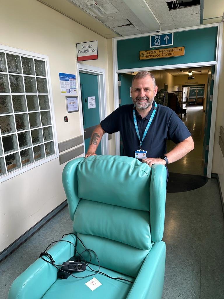 Our Head of Security, Phil, seen here working with our Halton Hospital porters celebrating #HealthEFMDay across all our wonderful teams.