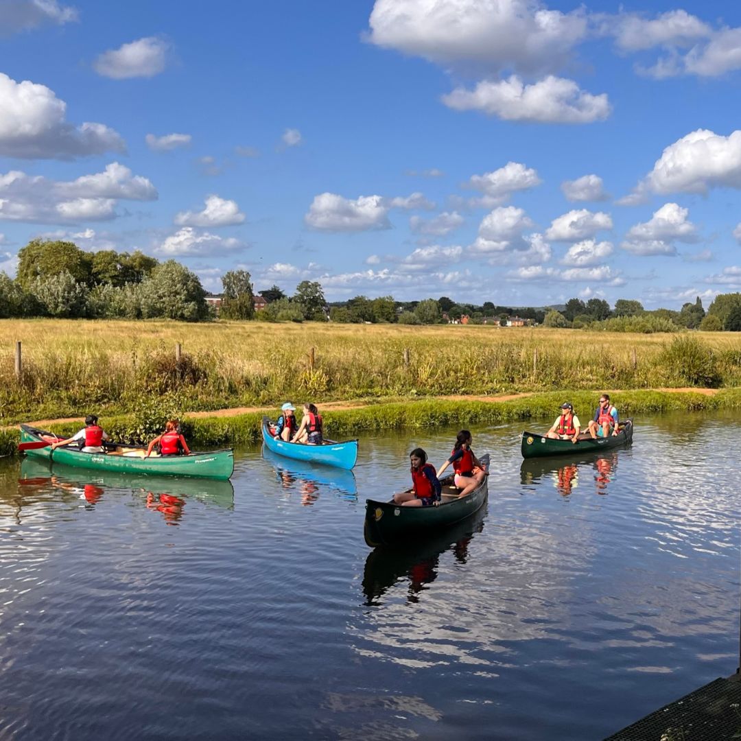 Our Kayaking Club have been out enjoying the sunshine this week, with some children even taking the chance to cool off in the river!
#LongacreSchool #SurreyPrepSchool #PrepSchool #PrePrepSchool #LongacreLife #PrepSchoolLife #SurreyMums #GuildfordParents #Surreyparents