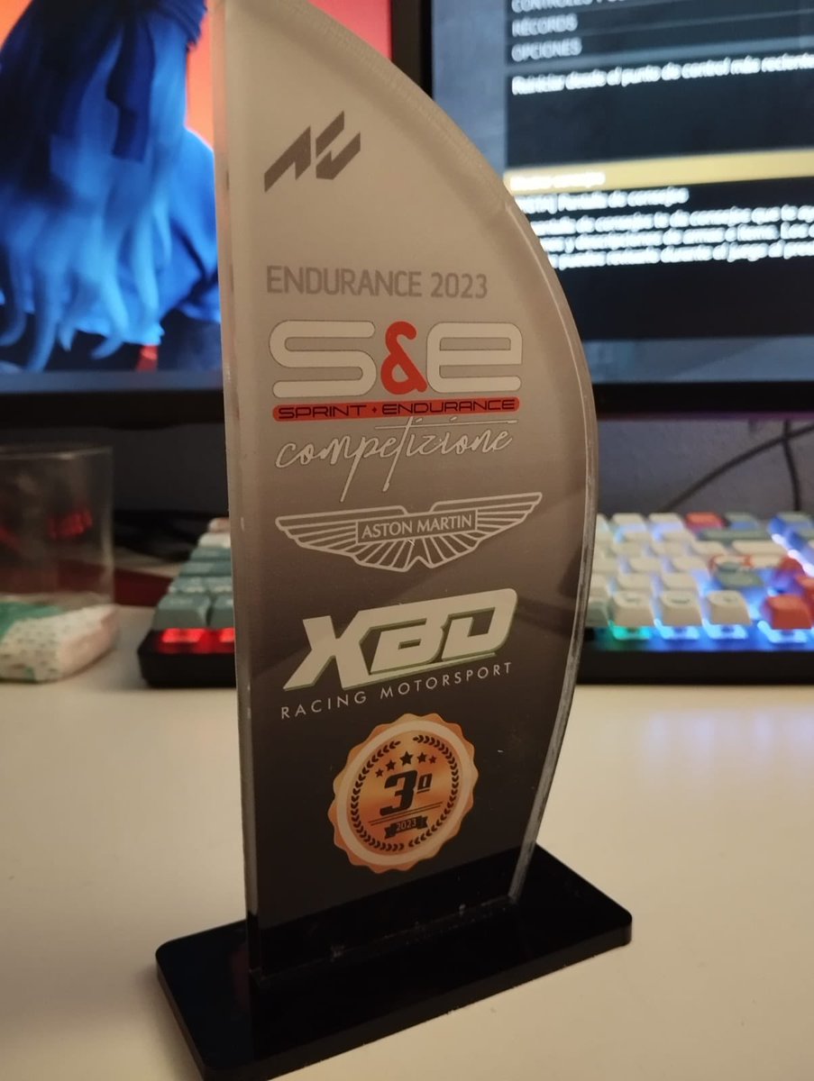 Nos ha llegado el trofeo de <a href="/SCompetizione/">SyECompetizione</a>!

3ros en el SyE Endurance 2023!

Los “Rials” del coche fueron:
-<a href="/juan_portero21/">Juan Bueno</a> 
-<a href="/xus750/">jesus cos</a> 
-<a href="/moises2001sky/">Thе Мooṉ̲ᅠᅠᅠᅠᅠᅠᅠᅠᅠᅠᅠᅠᅠᅠᅠᅠᅠᅠᅠᅠᅠᅠᅠᅠᅠᅠᅠᅠᅠ</a> 
-<a href="/EricCastro92/">Eric Castro</a> 
-<a href="/damiabm98/">Damià</a> 
-Iván Sánchez

Con la “colab” de los pilotazos del Green en las 24H