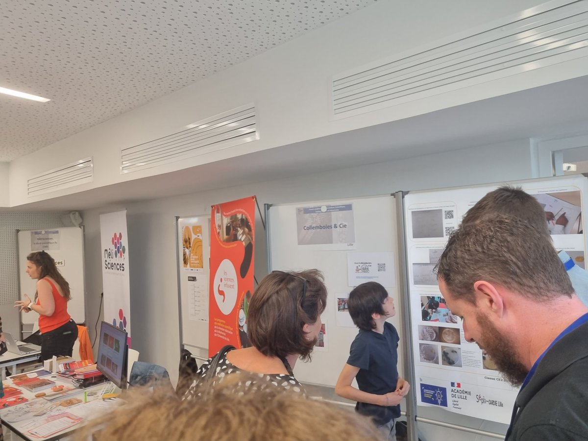 Tellement ravi de présenter l'association 'les collemboles et Cie avec @salvain3 au Forum académique CSTI ! 🎉 Un honneur de partager cet événement avec des stands aussi inspirants que #Melisciences @CNRS_HdF et @LesScInfusent.