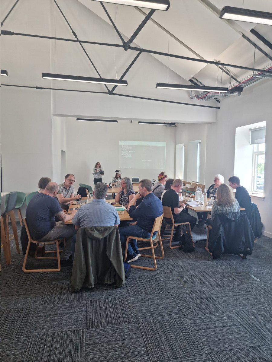 MarionKunderan's tweet photo. Digital Champions are having too much fun today trying out VR and AR. @SLIC1991 @TheBarracksCC https://t.co/dA7Ucnasuo