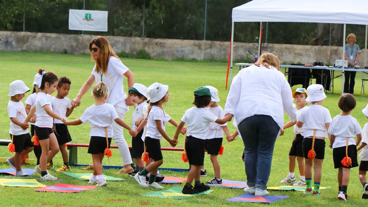 StJuliansLisbon's tweet image. Throughout the week, our Primary children and their fantastic parents can attend &quot;Celebration of Learning&quot; events at #StJuliansLisbon.
These events are an excellent opportunity to come together as a family.❤️
#StJuliansPrim #TheJoyOfLearning