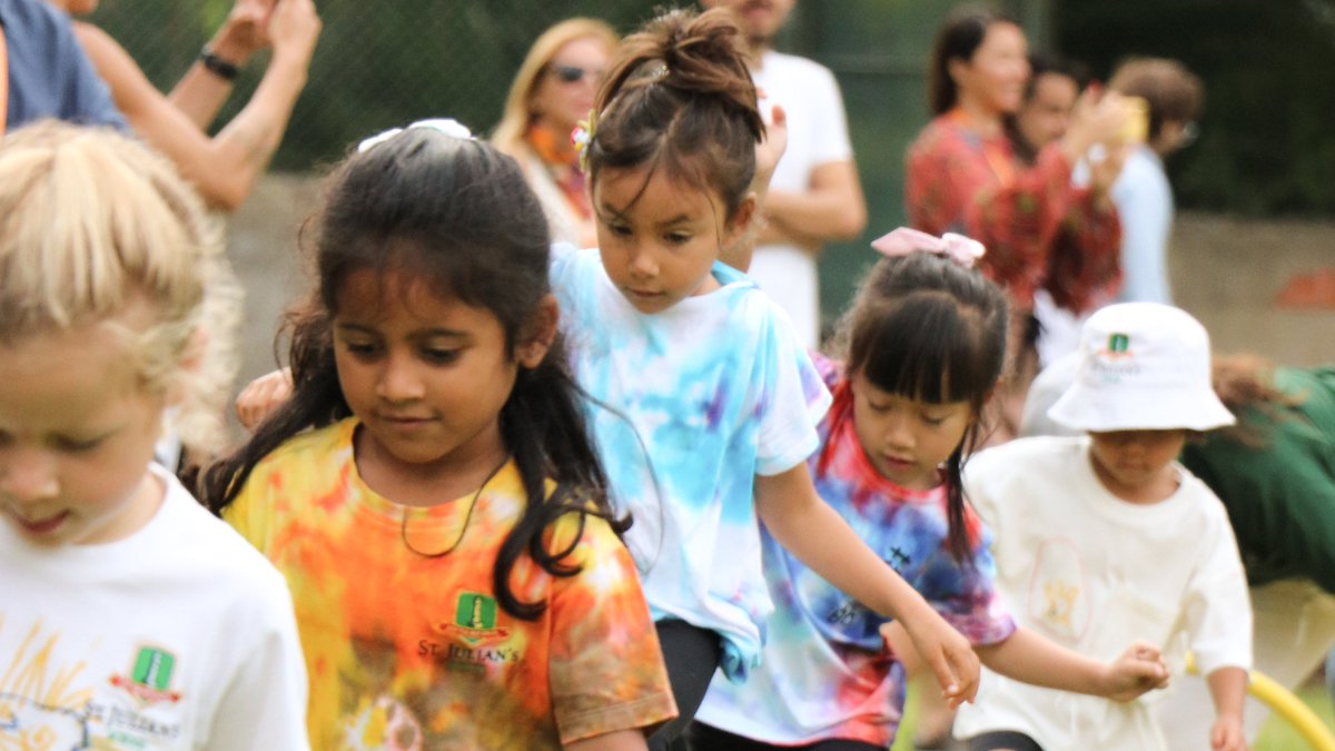 StJuliansLisbon's tweet image. Throughout the week, our Primary children and their fantastic parents can attend &quot;Celebration of Learning&quot; events at #StJuliansLisbon.
These events are an excellent opportunity to come together as a family.❤️
#StJuliansPrim #TheJoyOfLearning