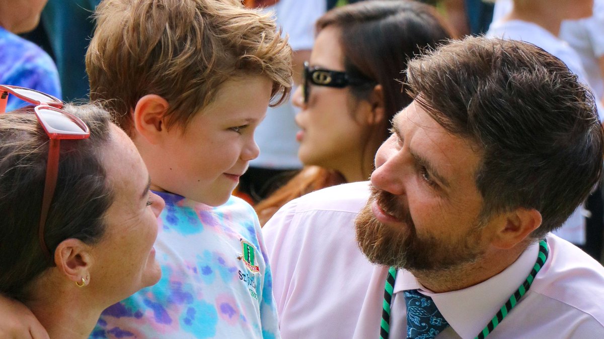 StJuliansLisbon's tweet image. Throughout the week, our Primary children and their fantastic parents can attend &quot;Celebration of Learning&quot; events at #StJuliansLisbon.
These events are an excellent opportunity to come together as a family.❤️
#StJuliansPrim #TheJoyOfLearning