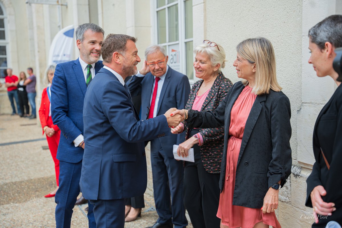 Marc Fleuret (@fleuretmarc) on Twitter photo Le ministre <a href="/OlivierKlein93/">Olivier Klein</a> , délégué au logement était dans l' <a href="/Indre36/">Département de l'Indre</a> ce matin.
Nous avons pu échanger sur les questions de rénovation énergétique, via l' <a href="/ADILECFR36/">ADIL Espace France Rénov' 36</a> et la présentation de ses missions dans le processus de gestion des demandes de rénovations énergétiques. Le ministre <a href="/OlivierKlein93/">Olivier Klein</a> , délégué au logement était dans l' <a href="/Indre36/">Département de l'Indre</a> ce matin.
Nous avons pu échanger sur les questions de rénovation énergétique, via l' <a href="/ADILECFR36/">ADIL Espace France Rénov' 36</a> et la présentation de ses missions dans le processus de gestion des demandes de rénovations énergétiques.