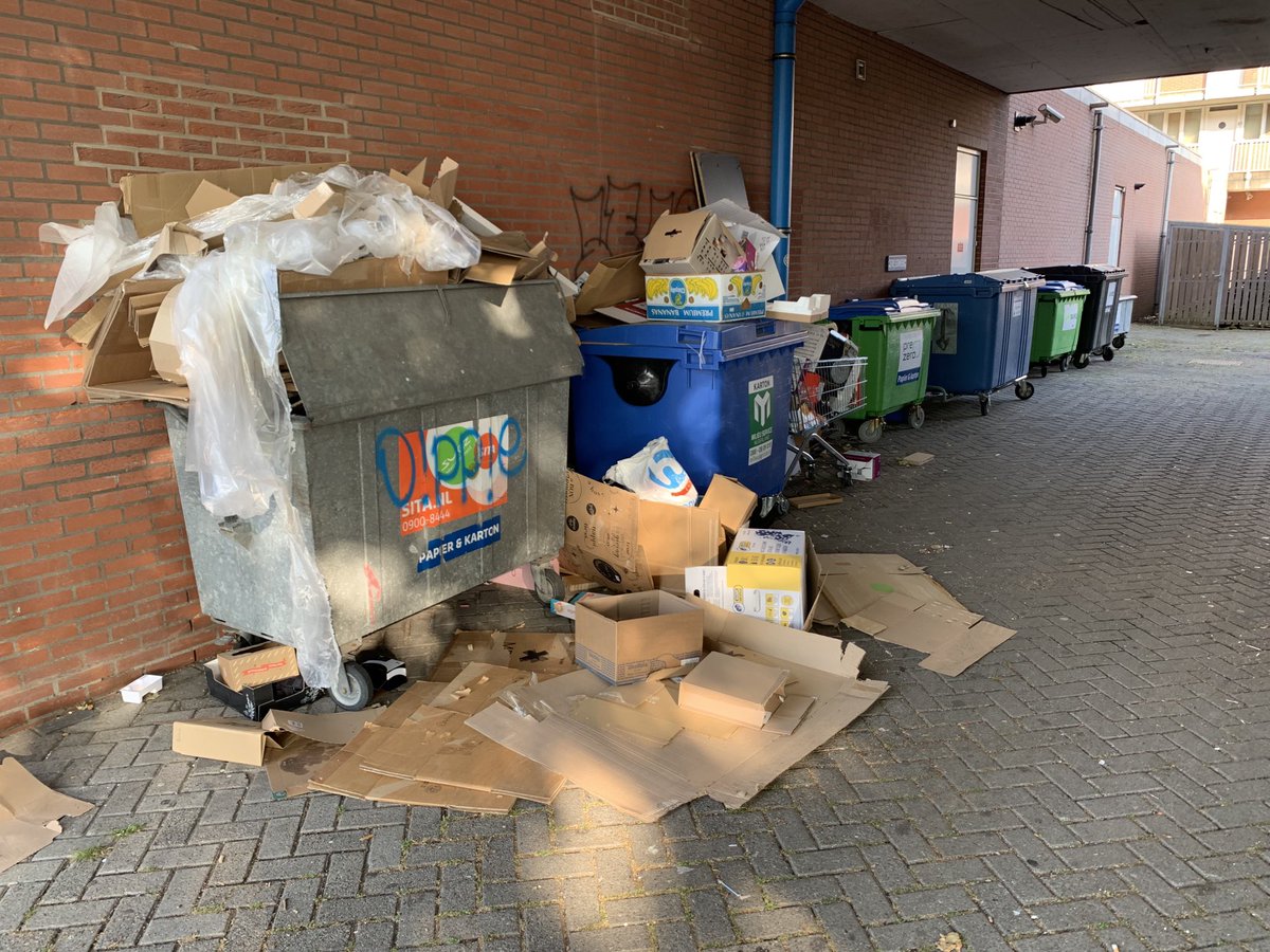 ⁦<a href="/meerlanden/">Meerlanden</a>⁩ ⁦@Handhavers_HLMR⁩ Het is weer mis. Of raak. Hoe dan ook: een bende! Achter Nieuweweg 63.