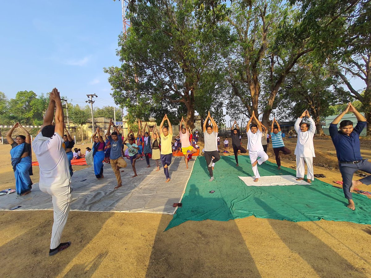AbhijitKumar_90's tweet photo. Organizing yoga camp. VLE Abhijit Kumar Pradhan 
Kalla, Barkote, Deogarh, Odisha https://t.co/BEbSrm2vFb